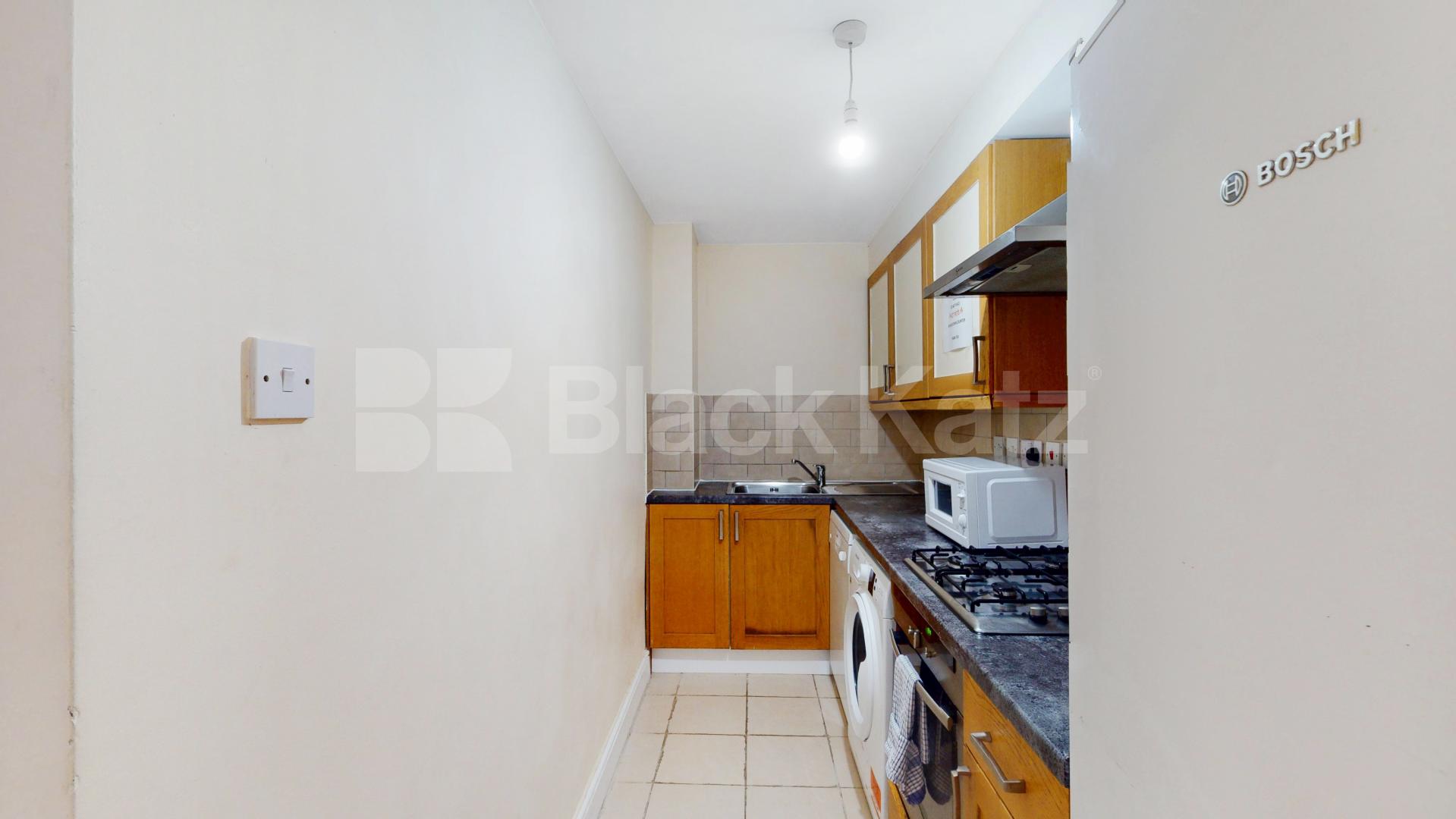 Stylish 3 bedroom flat on quiet residential street in Camden  Rochester Road, Camden